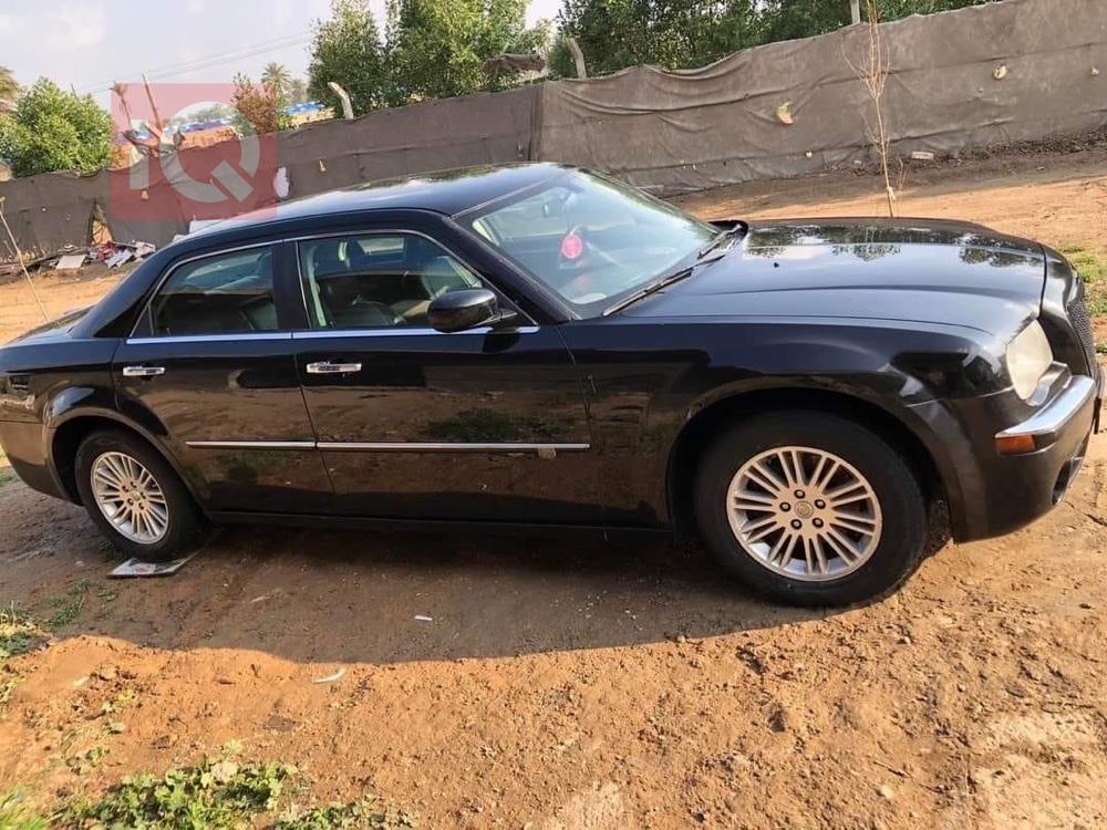 كرايسلر 300